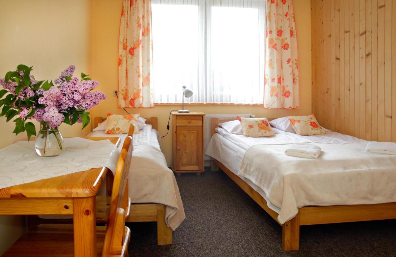 Pokoje Goscinne Staszelowka Ciche Male Bagian luar foto