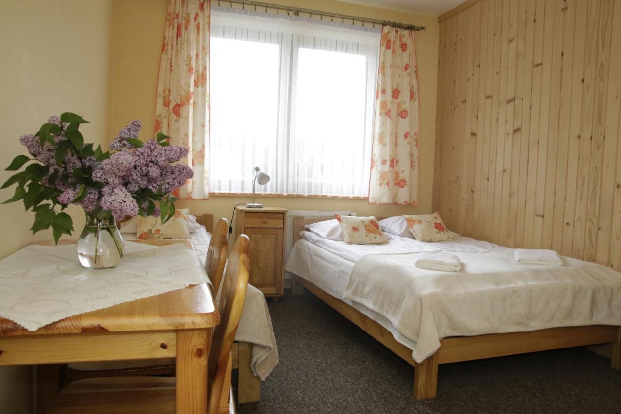 Pokoje Goscinne Staszelowka Ciche Male Bagian luar foto